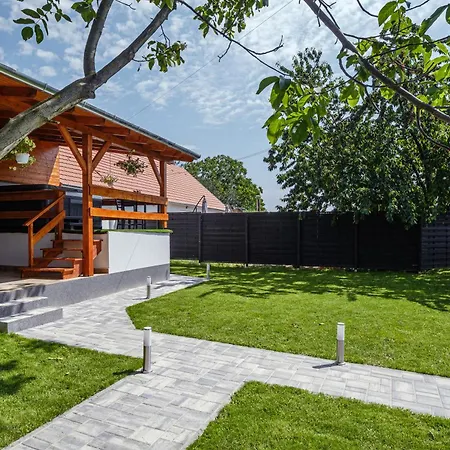 Alpakavendeghaz Apartment Balatoncsicso