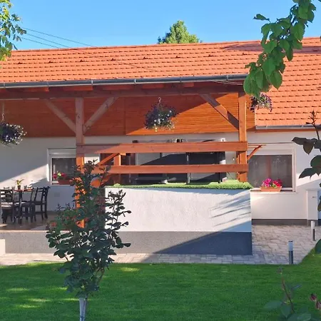 Alpakavendeghaz 아파트 Balatoncsicso